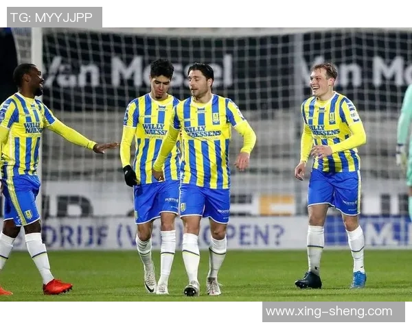 前进鹰与瓦尔韦克的激烈对决揭示足球战术与团队精神的完美结合 前进鹰与瓦尔韦克的激烈对决揭示足球战术与团队精神的完美结合